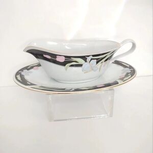 Fairfield Vanessa Gravy Boat with Plate Gold trim Floral Vintage Discontinued